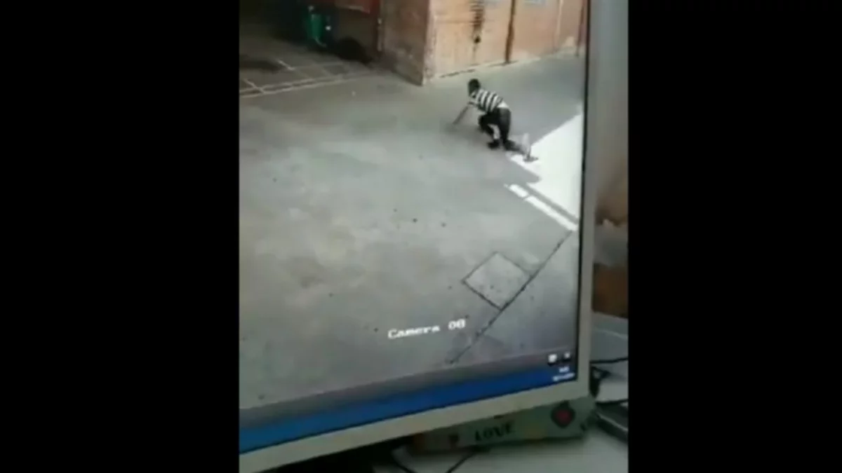 Preso se escapó por la ventana, y quedó grabado en video