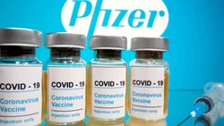 Pfizer podrá producir la mitad de dosis hasta fin de año