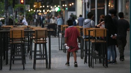 En medio de la crisis, los chicos que piden para poder comer