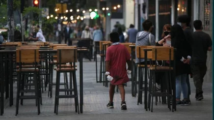 En medio de la crisis, los chicos que piden para poder comer