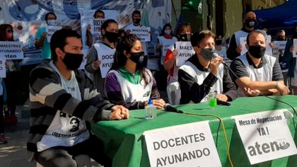 Aguinaldos, SÍ; aumentos salariales, NO