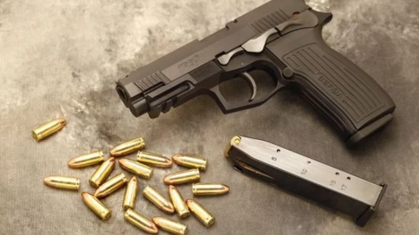"Mis papás están peleando con un arma", clamó la niña