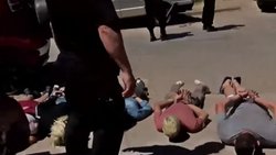 Detuvieron a nueve adolescentes... iban en un auto robado