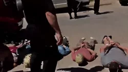 Detuvieron a nueve adolescentes... iban en un auto robado