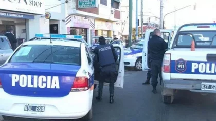 Le acertaron tres tiros en el abdomen a un policía retirado