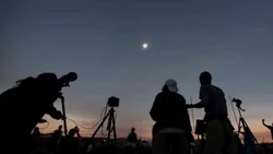 Dónde y cómo ver el eclipse total de luna y la Superluna