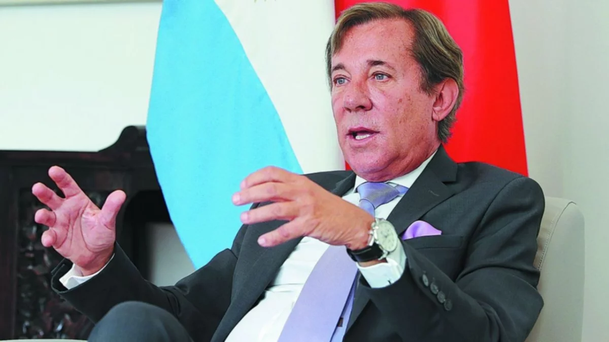Escándalo: en vez de comprar las vacunas se tomó un descanso