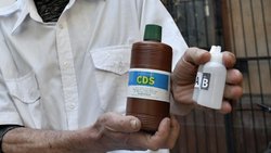 Imputan al médico: recetaba dióxido de cloro a sus pacientes