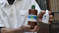 Imputan al médico: recetaba dióxido de cloro a sus pacientes
