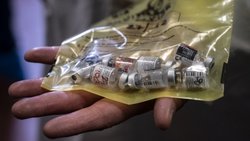 El retraso de las vacunas angustia a un mundo apurado