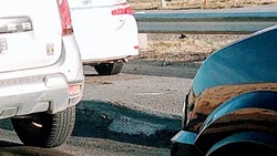 Se le cayeron los bines a un camión en la Ruta 22