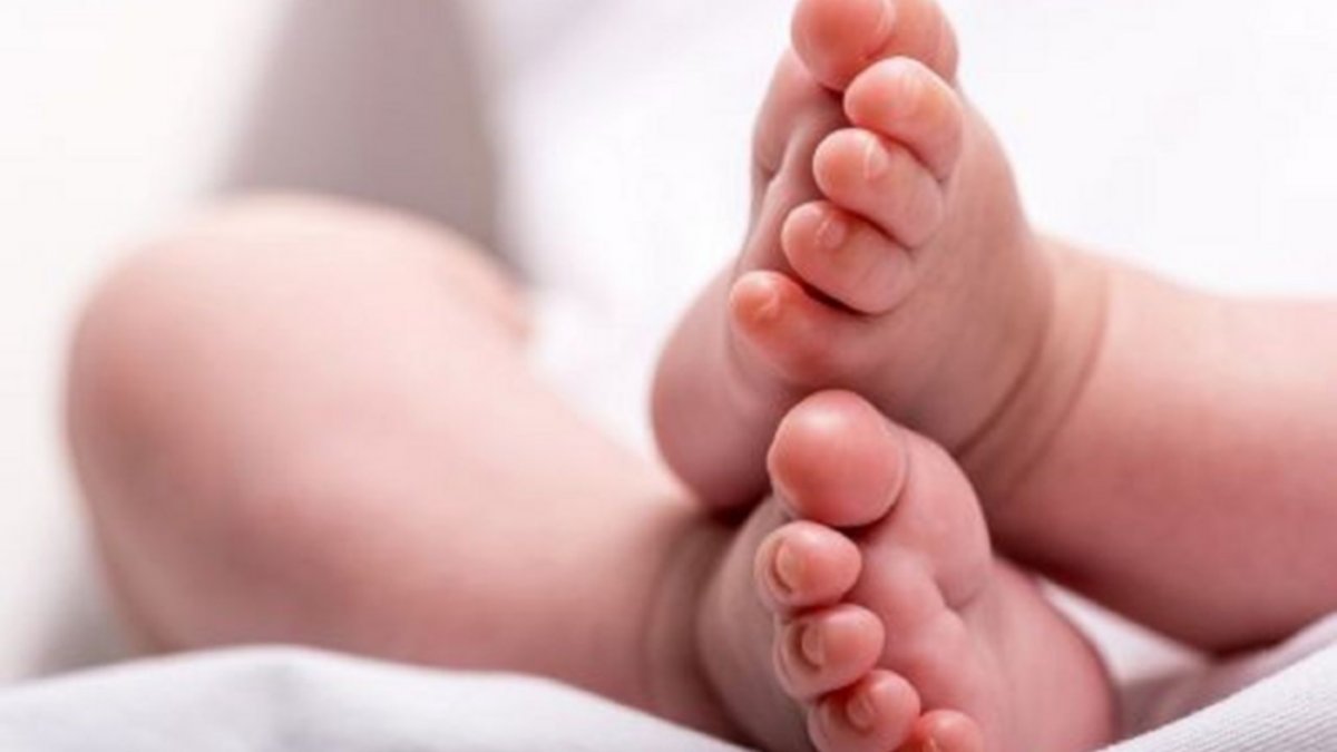 Su beba estaba empachada, la llevó al curandero, murió a los días
