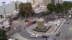 Marchan organizaciones sociales, exigen empleo y aumento salarial