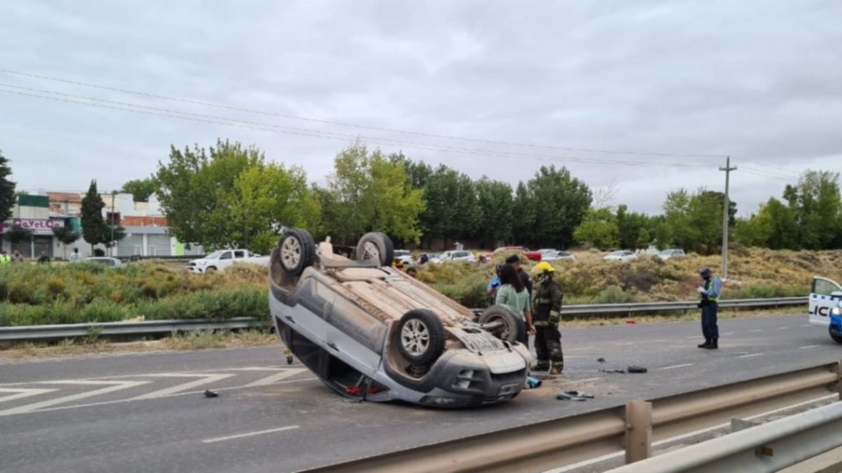 Vuelco sobre Ruta 7: se salvaron por usar el cinturón