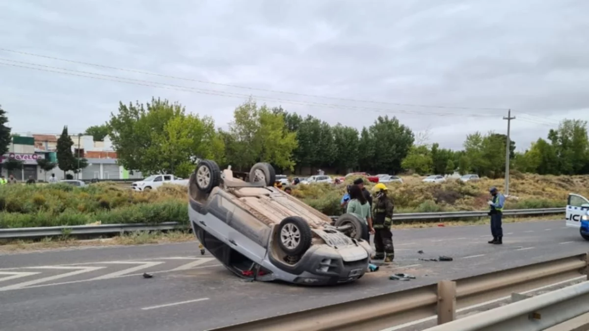 Vuelco sobre Ruta 7: se salvaron por usar el cinturón