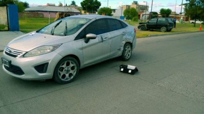 Chocaron el auto del encargado y se llevaron 3,5 millones