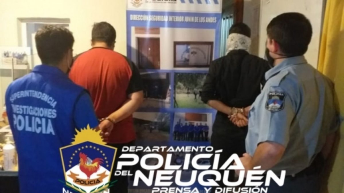 Compraban dólares y pagaban con dinero falso en San Martín