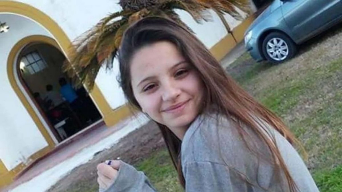 Femicidio en Rojas: Úrsula recibió 15 puñaladas