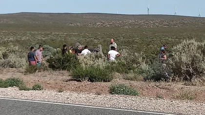 Volvía de vacaciones y volcó cerca de Piedra del Águila