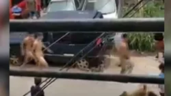 Video: Entre los vecinos capturaron y desnudaron a tres ladrones