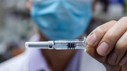 Llegarán un millón de dosis de la vacuna producida en China