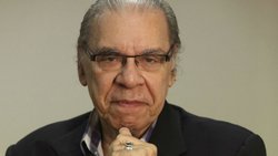 Le ofrecieron a Enrique Pinti vacunarse "por ser famoso"
