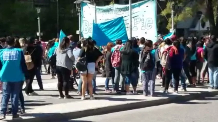 “La Marcha de las palas” complicó el tránsito capitalino