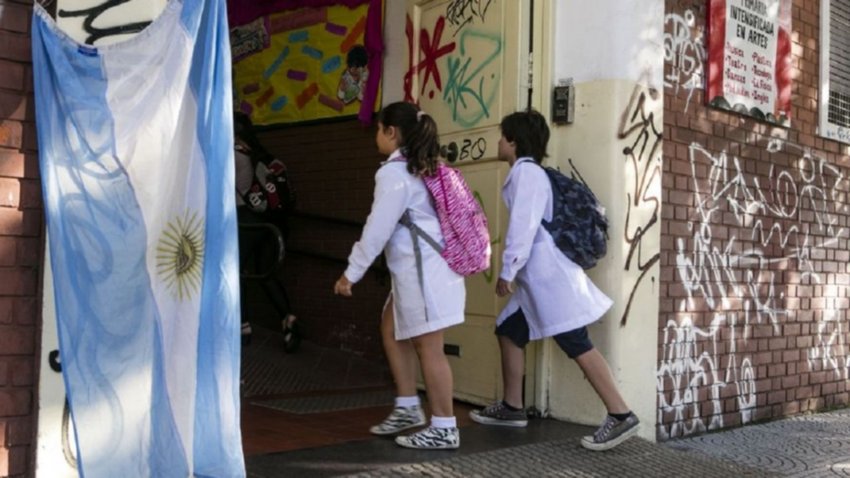 Las escuelas primarias tendrán una hora más de clases