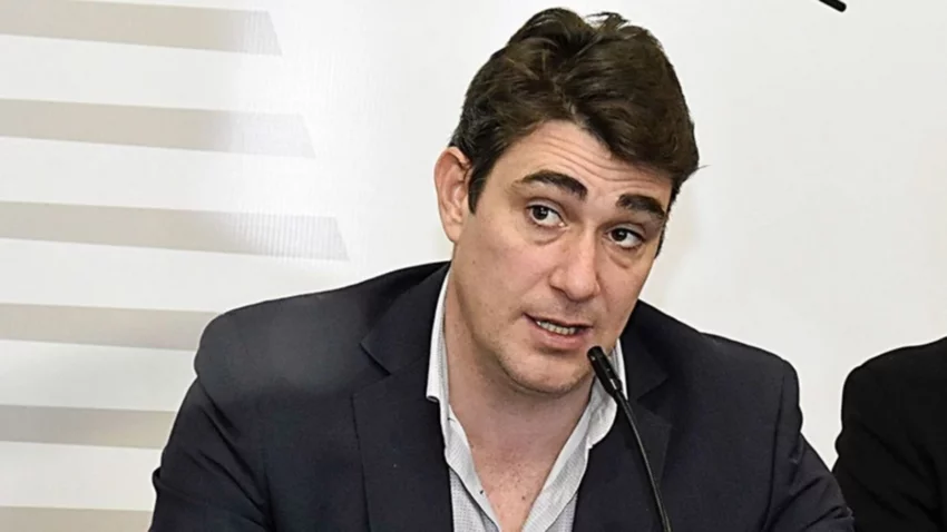Falta de mérito en causa contra Iguacel, ex de Energía