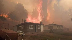 Al menos 130 evacuados en El Hoyo