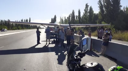 Avioneta aterrizó de emergencia en la ruta 22