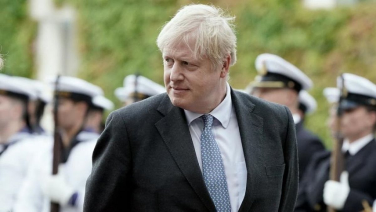 Inglaterra aumenta arsenal nuclear y presencia en Malvinas