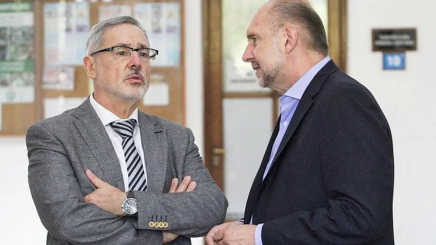 "Negros pueblerinos" les dijo el ministro, y lo echaron