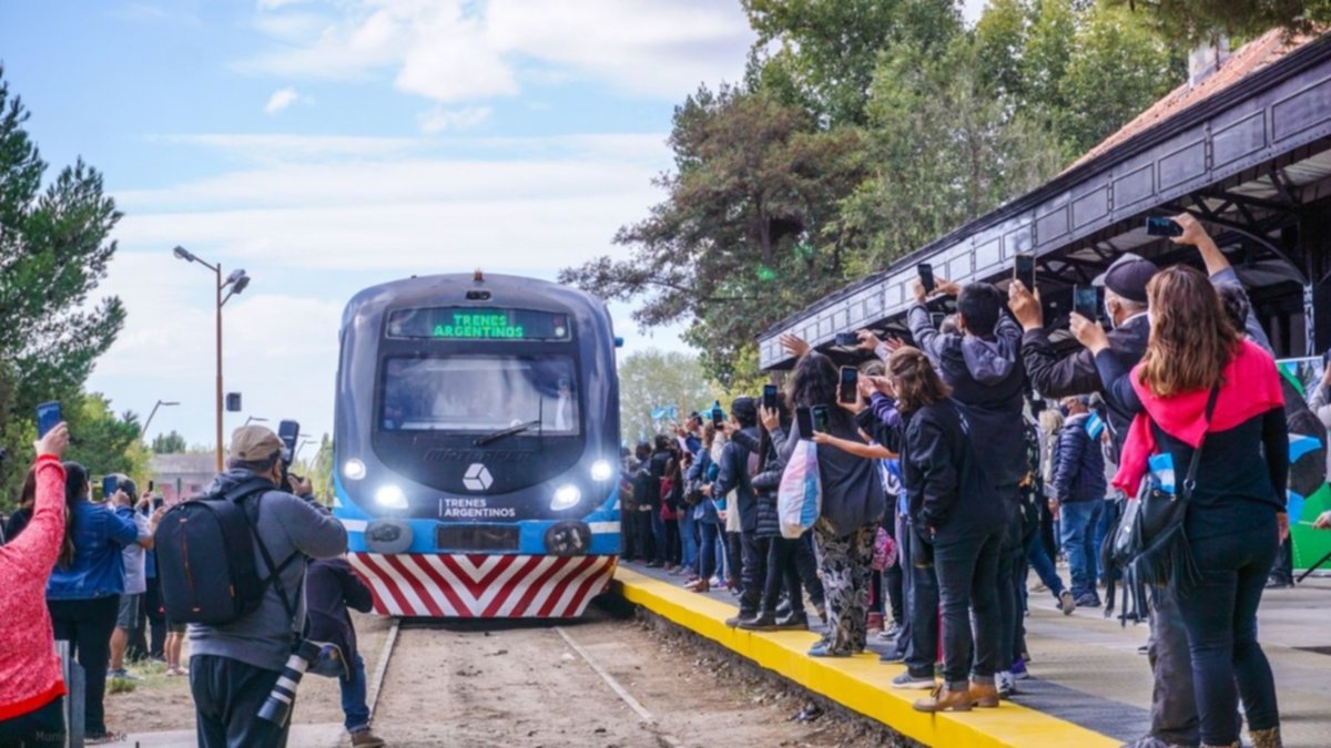 "No tenemos trenes para extender el recorrido"
