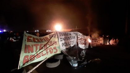 Autoconvocados de Salud cortan Ruta 7 en Añelo