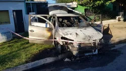 Incendió un auto y tiene el 70 por ciento del cuerpo quemado