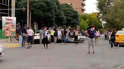 Accidente en pleno centro de Neuquén, alcohol mediante