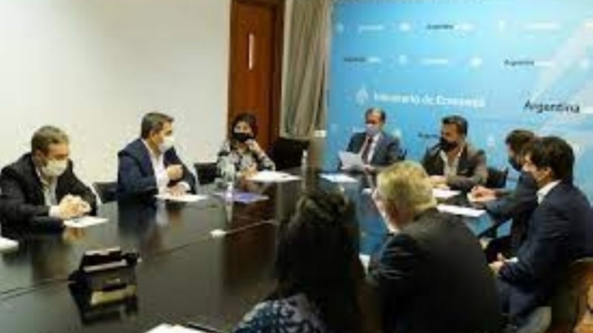 La Ofephi analiza la ley de promoción petrolera