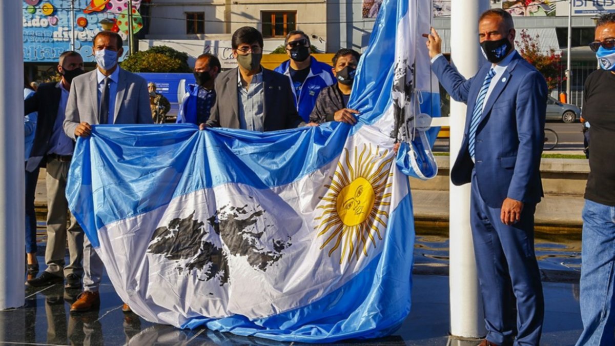 Gutiérrez encabezó el acto homenaje a los Caídos de Malvinas