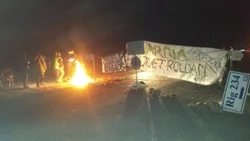 Autoconvocados de Salud bloquearon la "ruta del petróleo"