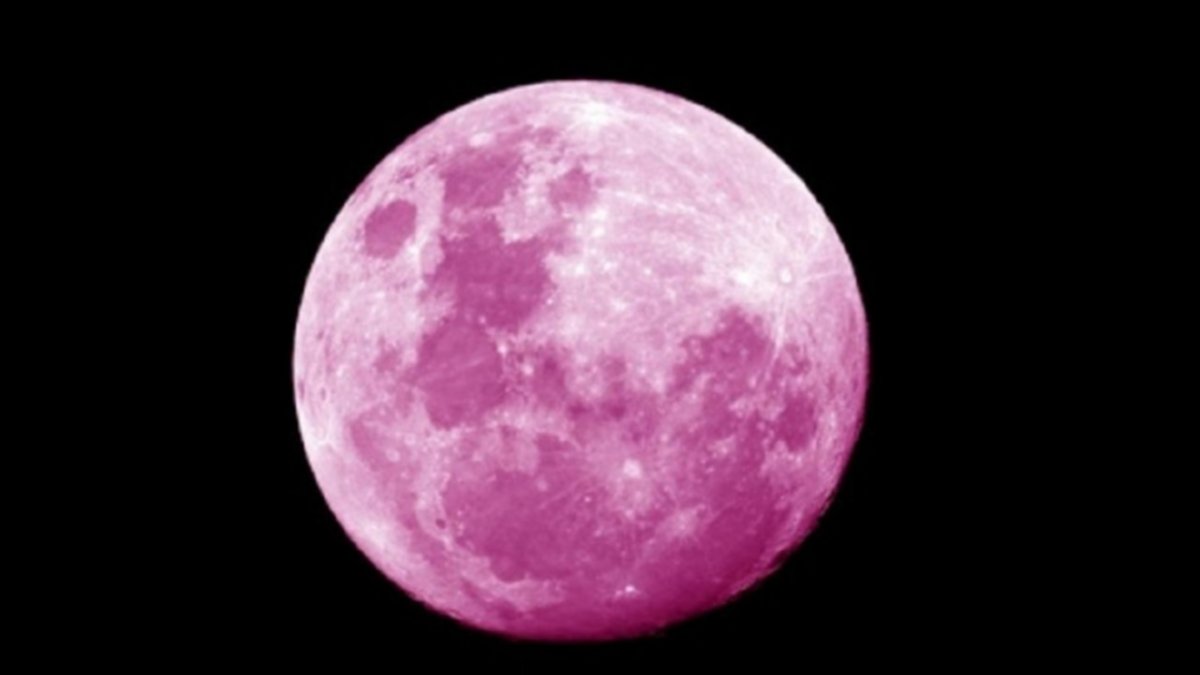 Qué es y cómo ver la superluna rosa de abril