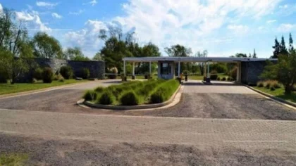 Impactante asalto de encapuchados a familia en un country