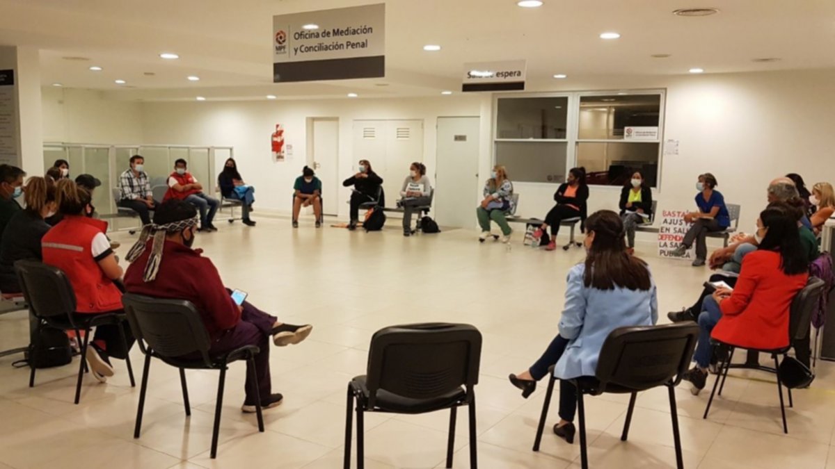 La mediación sigue, y el conflicto, por ahora, también