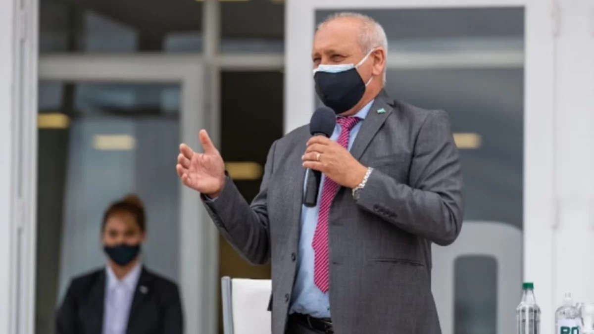 “No descartamos comprar vacunas en Río Negro”