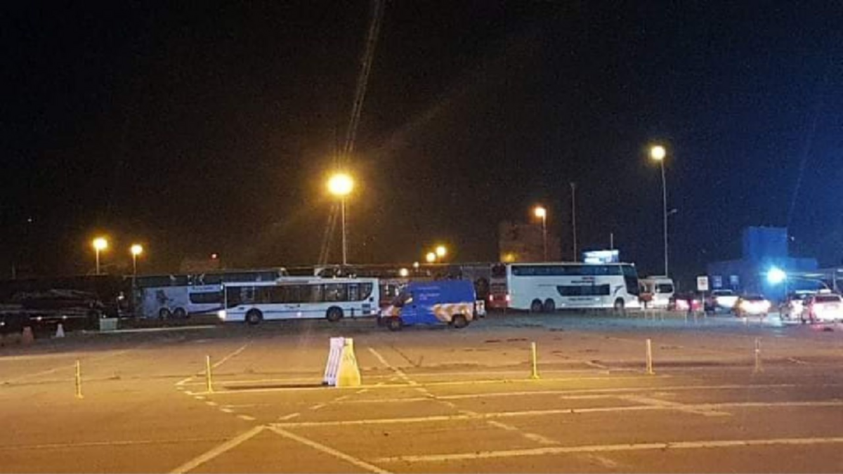 Transportistas cortan el ex peaje de Cipolletti