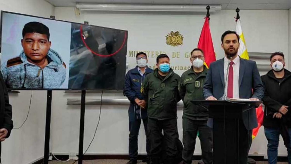 Detienen y despiden a un ministro por presunta corrupción