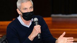 “Desde el diálogo y la política buscaremos una solución”