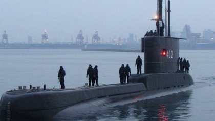 Desapareció un submarino con 53 tripulantes