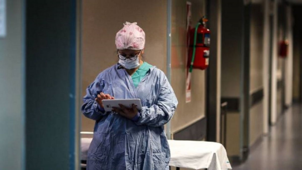 Los peores números de la pandemia: 1.097 casos y 15 muertes