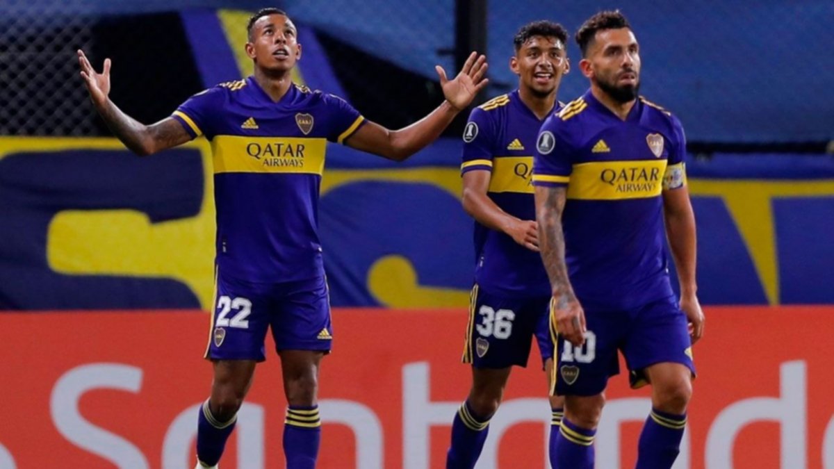 Boca le ganó 2 a 0 a Santos y estira el invicto